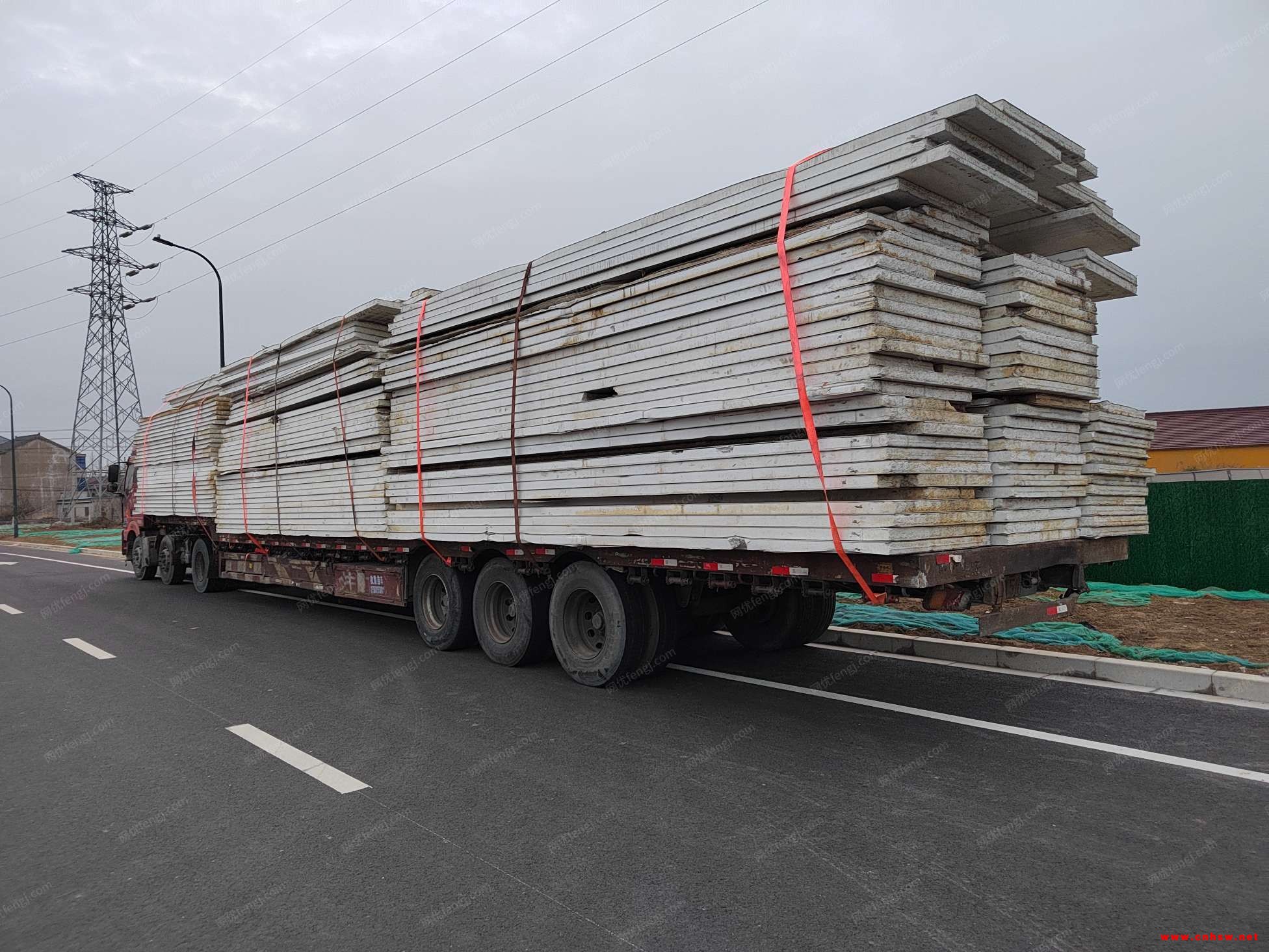 彩钢瓦，泡沫板，岩棉板出售