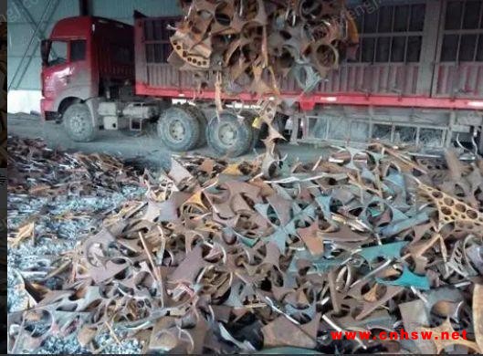 大量回收各种废钢边角料、冲压料、废设备、废钢筋等