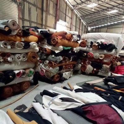 大量低价供应大小支库存PU人造革.毛底皮革布底皮革.水质底.皮革