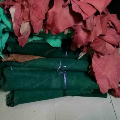 东莞市横沥镇大量回收库存手袋皮具材料，鞋材料，牛皮羊皮猪皮反毛皮磨砂皮，布料，皮革，五金，拉链等