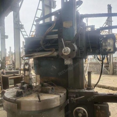 现售二手大连1.6米立车导轨满花，需要的联系！