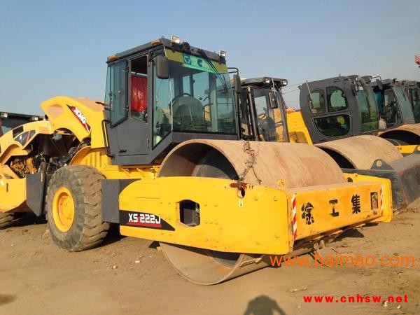 2014年，低价直销：二手徐工振动压路机，铁三轮