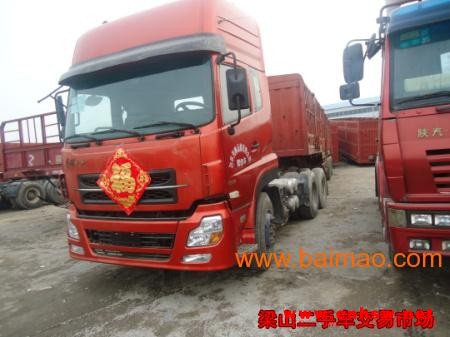 东风天龙双驱牵引车