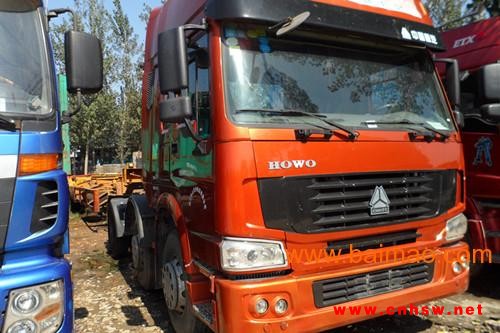 豪沃双导向牵引车